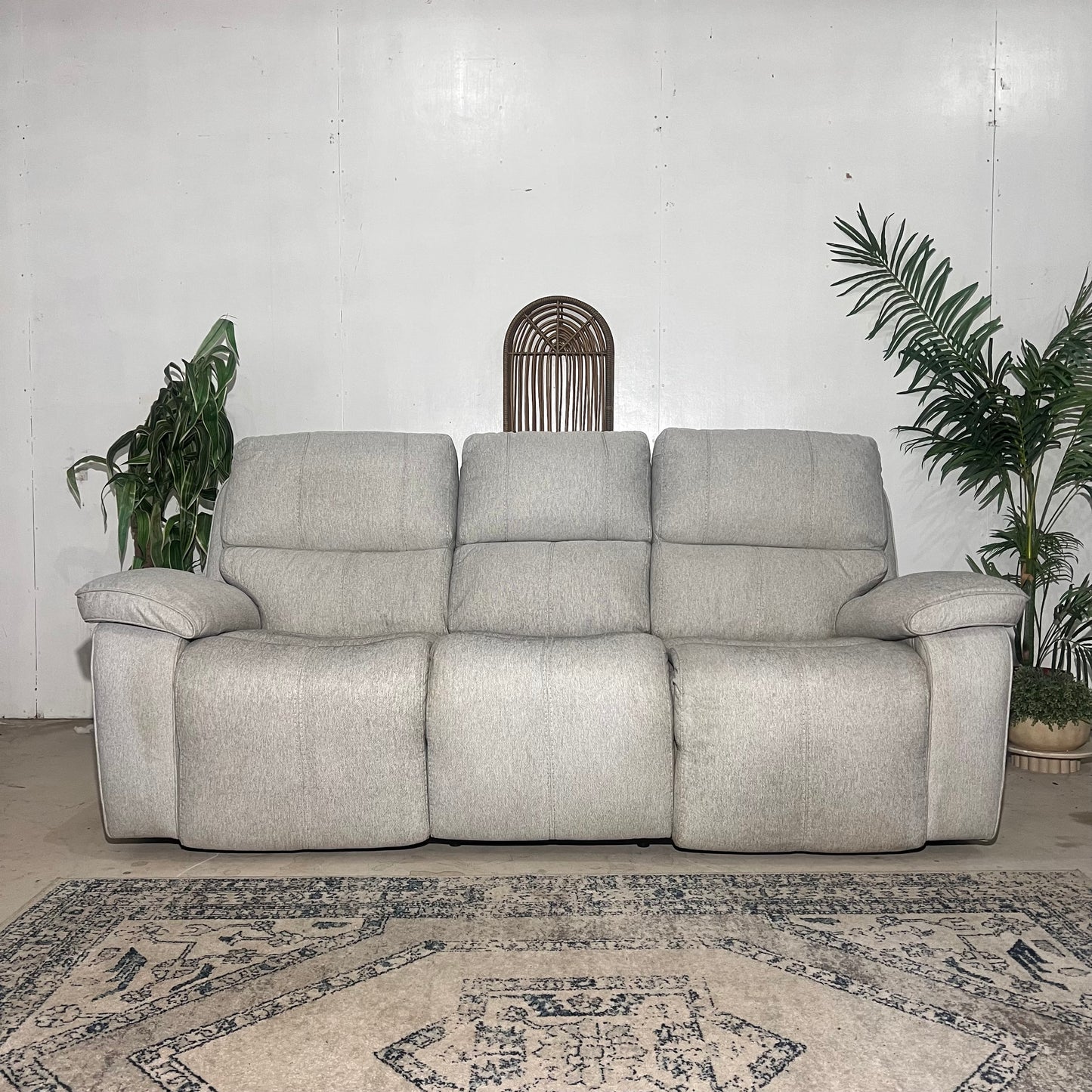 ELECTRIC GREY RECLINER