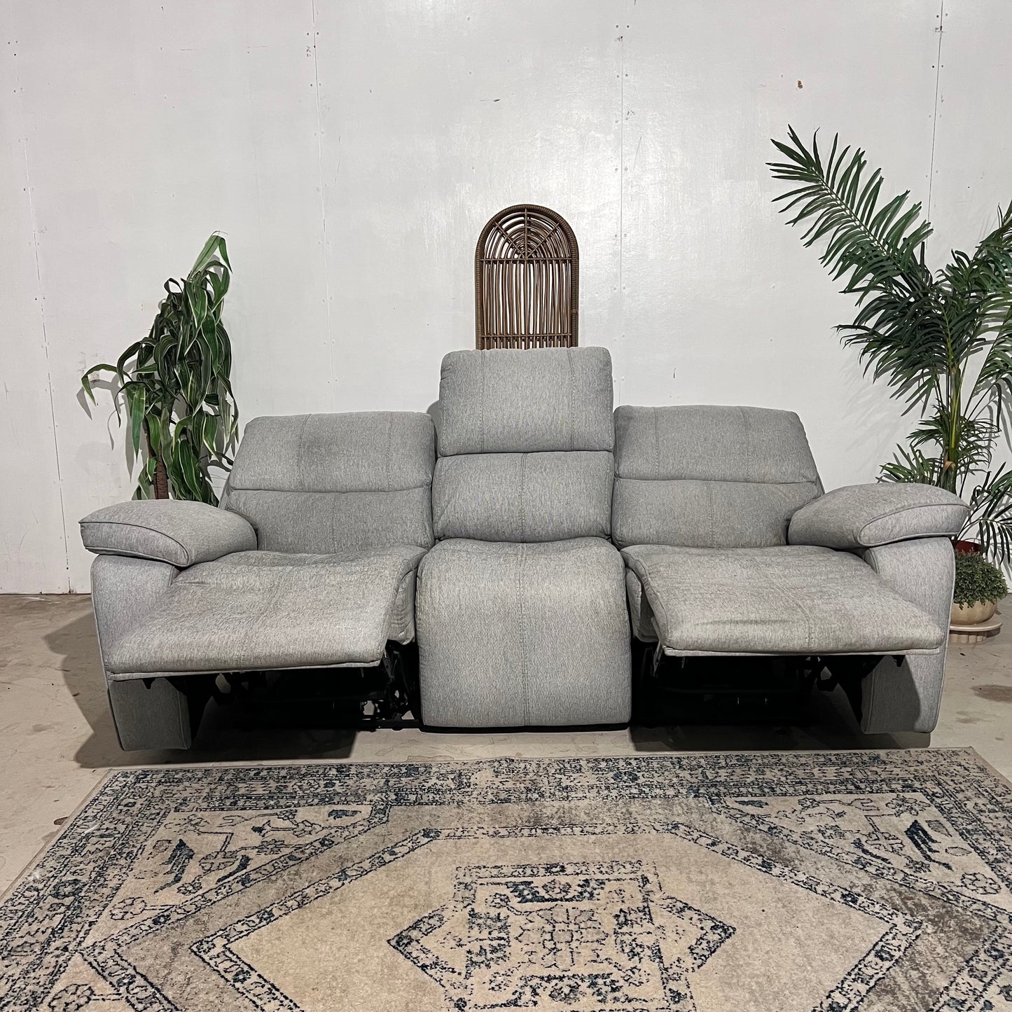 ELECTRIC GREY RECLINER