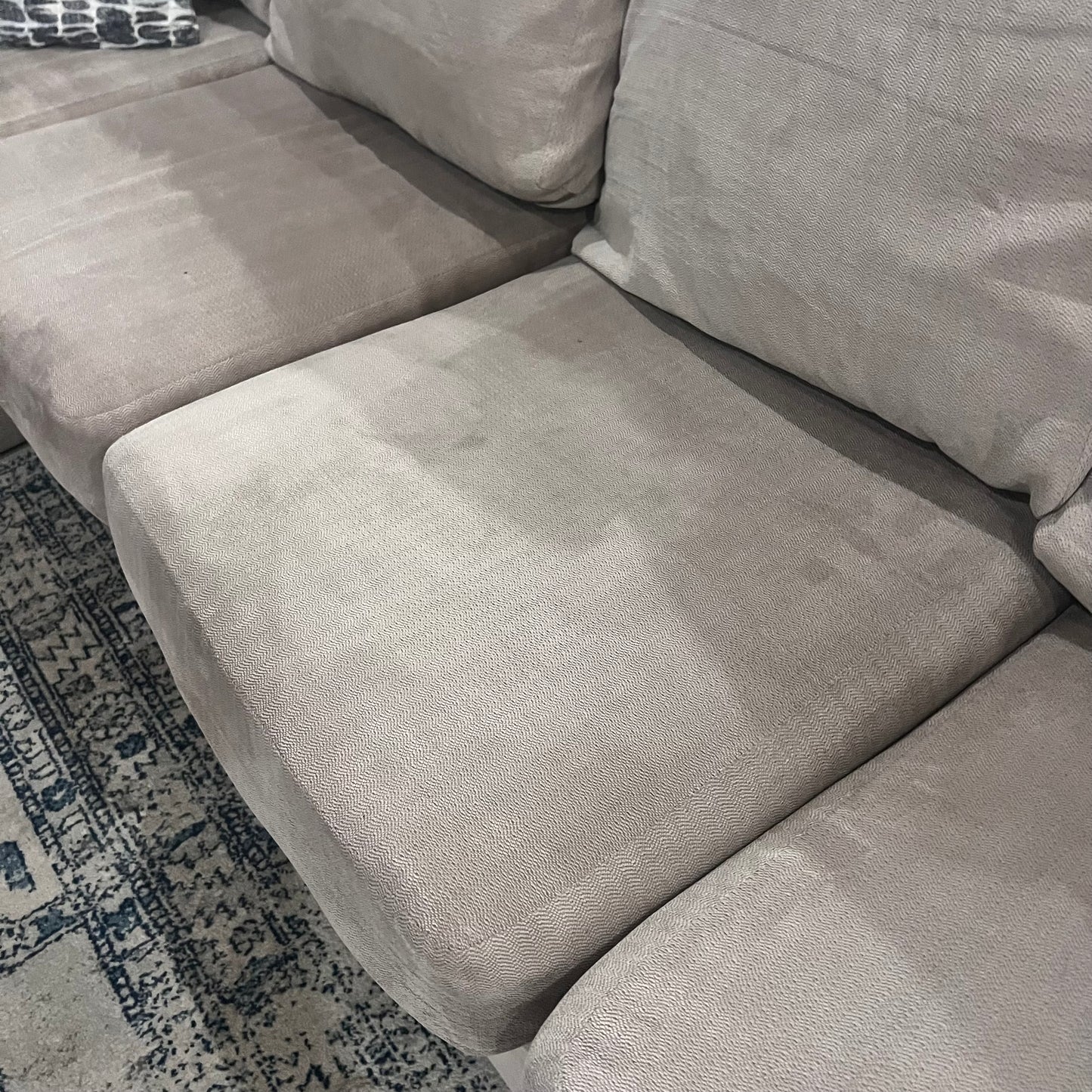 CREAM CORNER COUCH