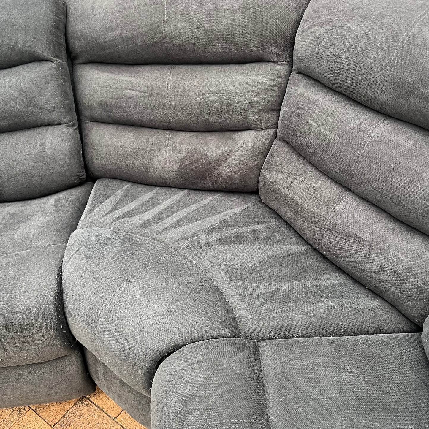 CHARCOAL RECLINER