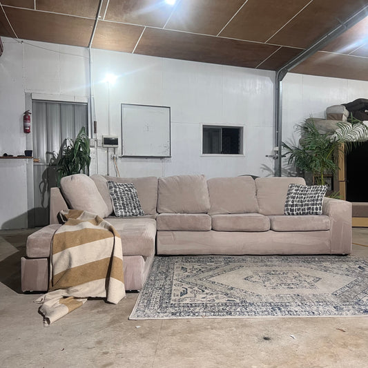 CREAM CORNER COUCH