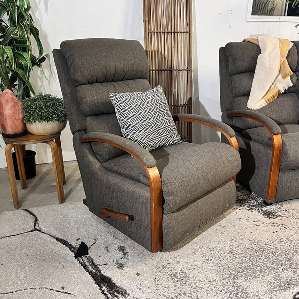 LAZY BOY RECLINER + 2 SEATER BUNDLE (SAME DAY DELIVERY) 👑