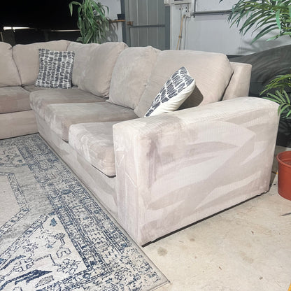 CREAM CORNER COUCH