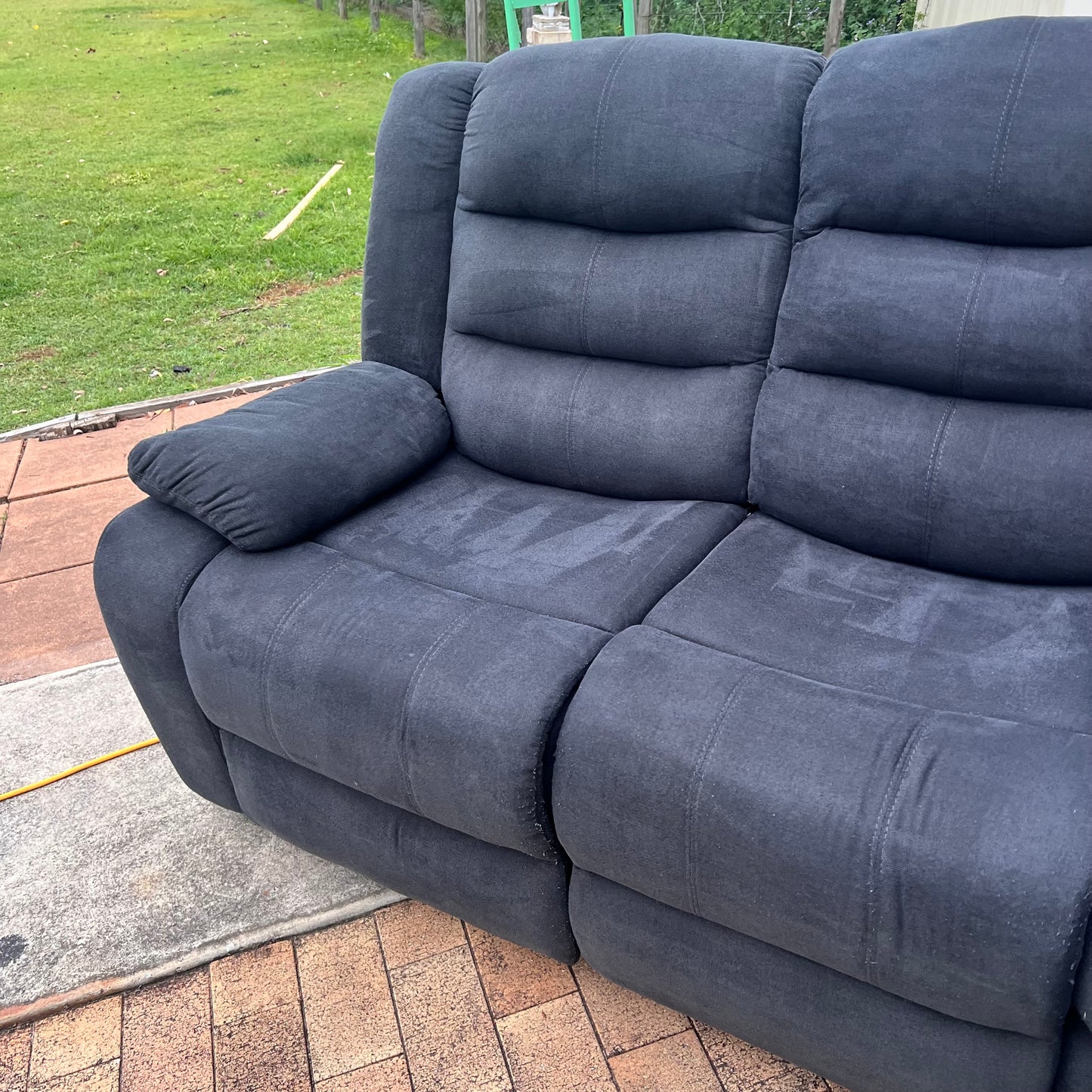CHARCOAL RECLINER