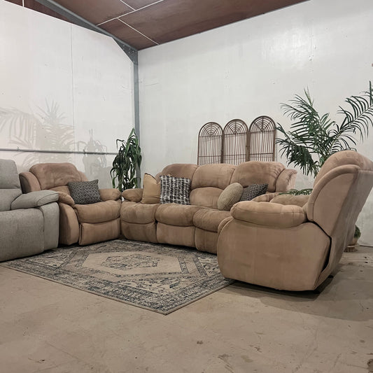 QUICK SALE ‼️ CREAM RECLINER SET 2 ROCKING CHAIRS