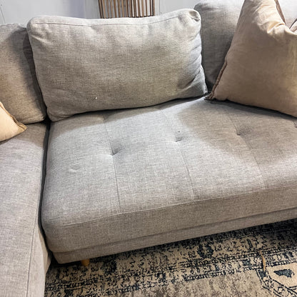 LIGHT GREY FANTASTIC COUCH